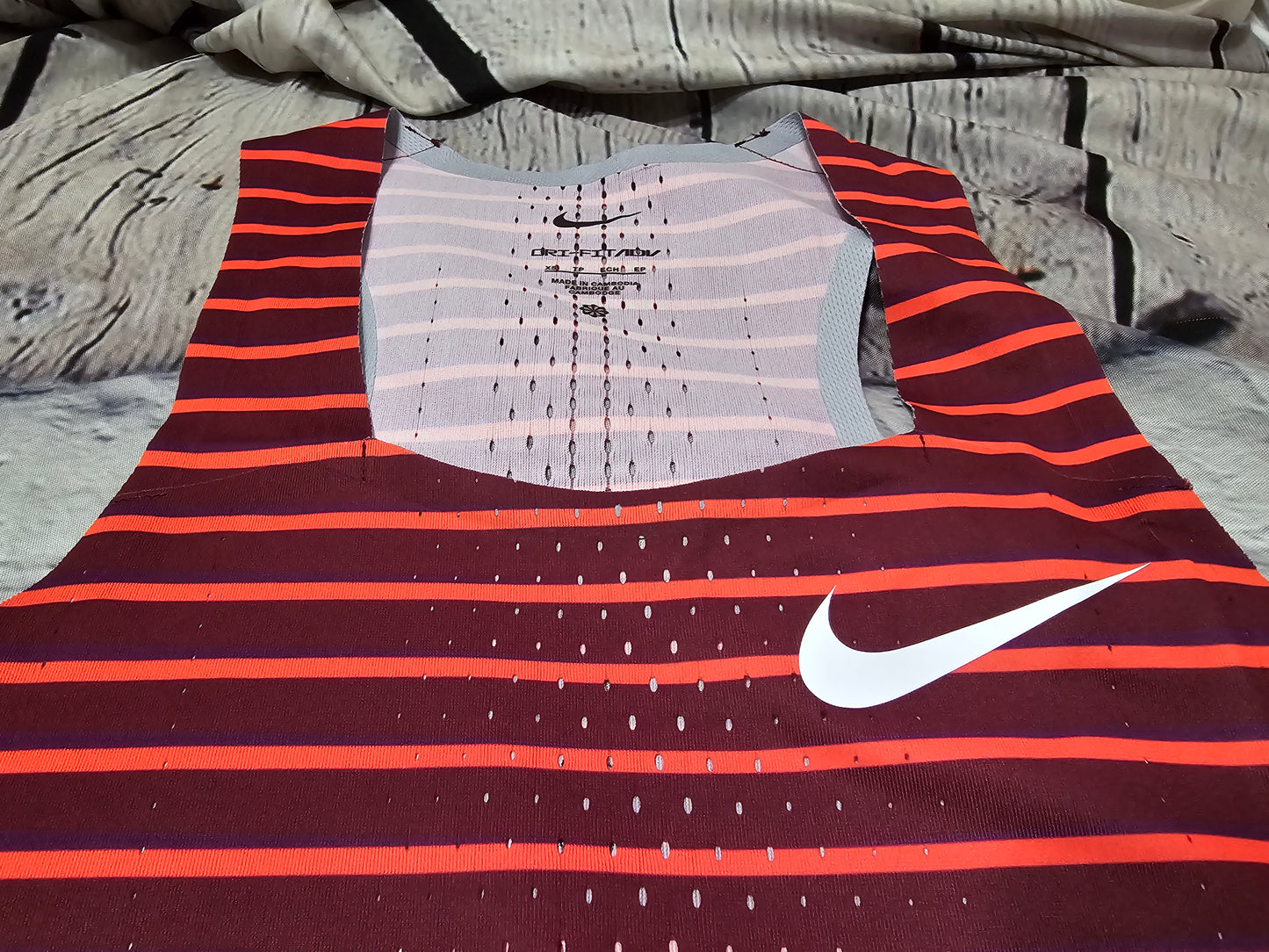 Nike aeroswift women singlet size xs