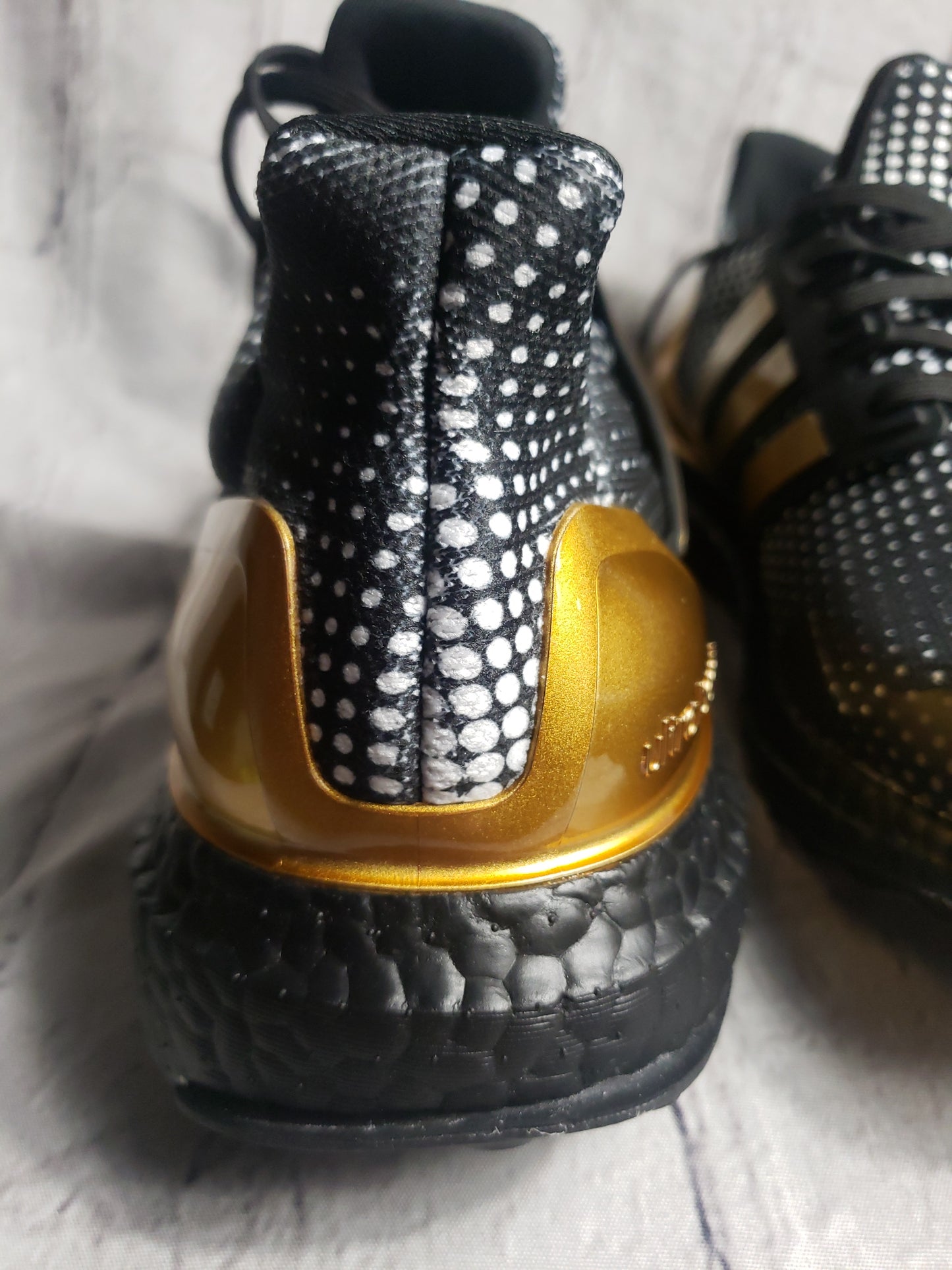 Adidas UltraBoost DNA Patrick Mahomes Mens Size 9.5 Core Black Gold H02868 Rare